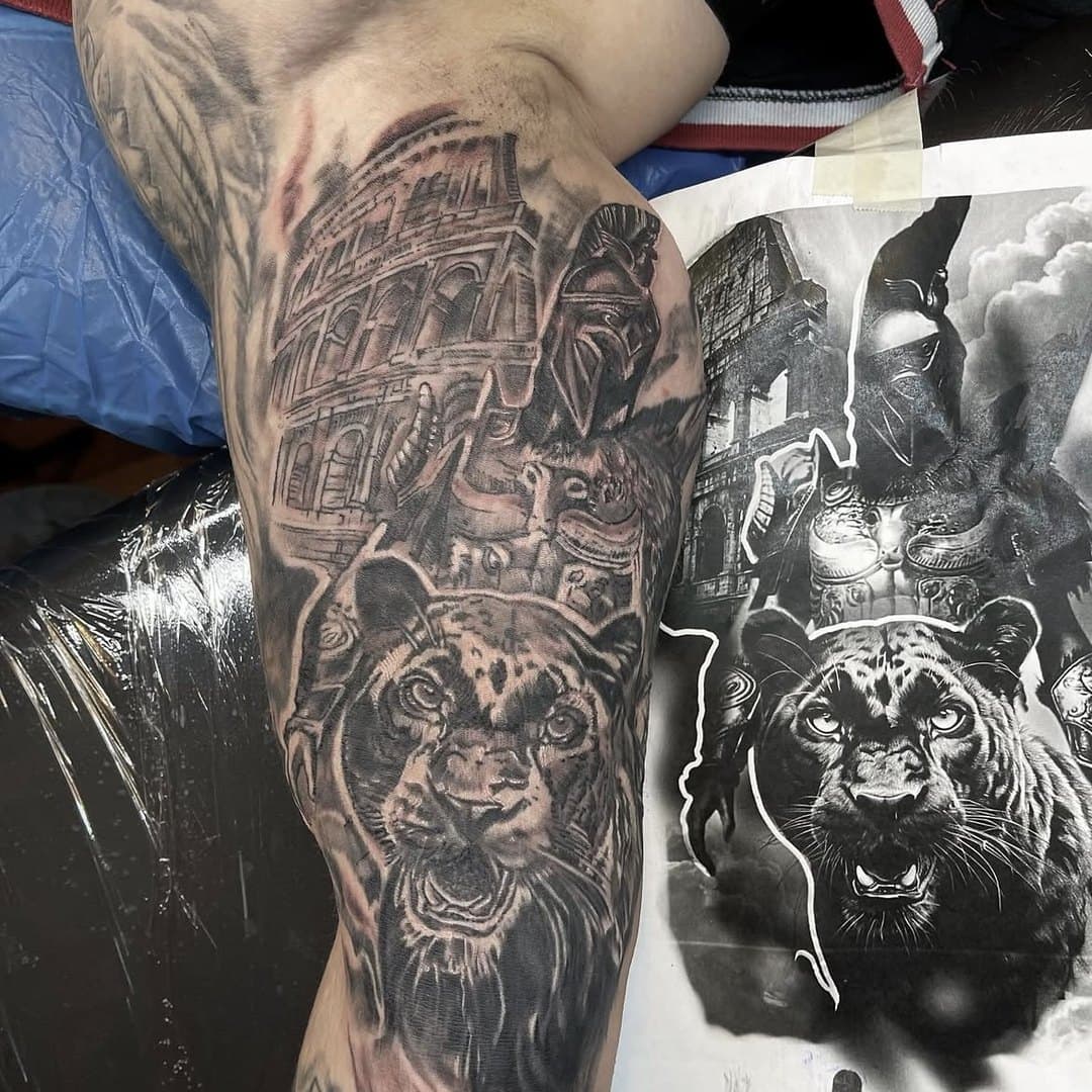 Sleeve i black & grey med lejon- och tigermotiv av Kain Toro, Zoi Tattoo House Malmö