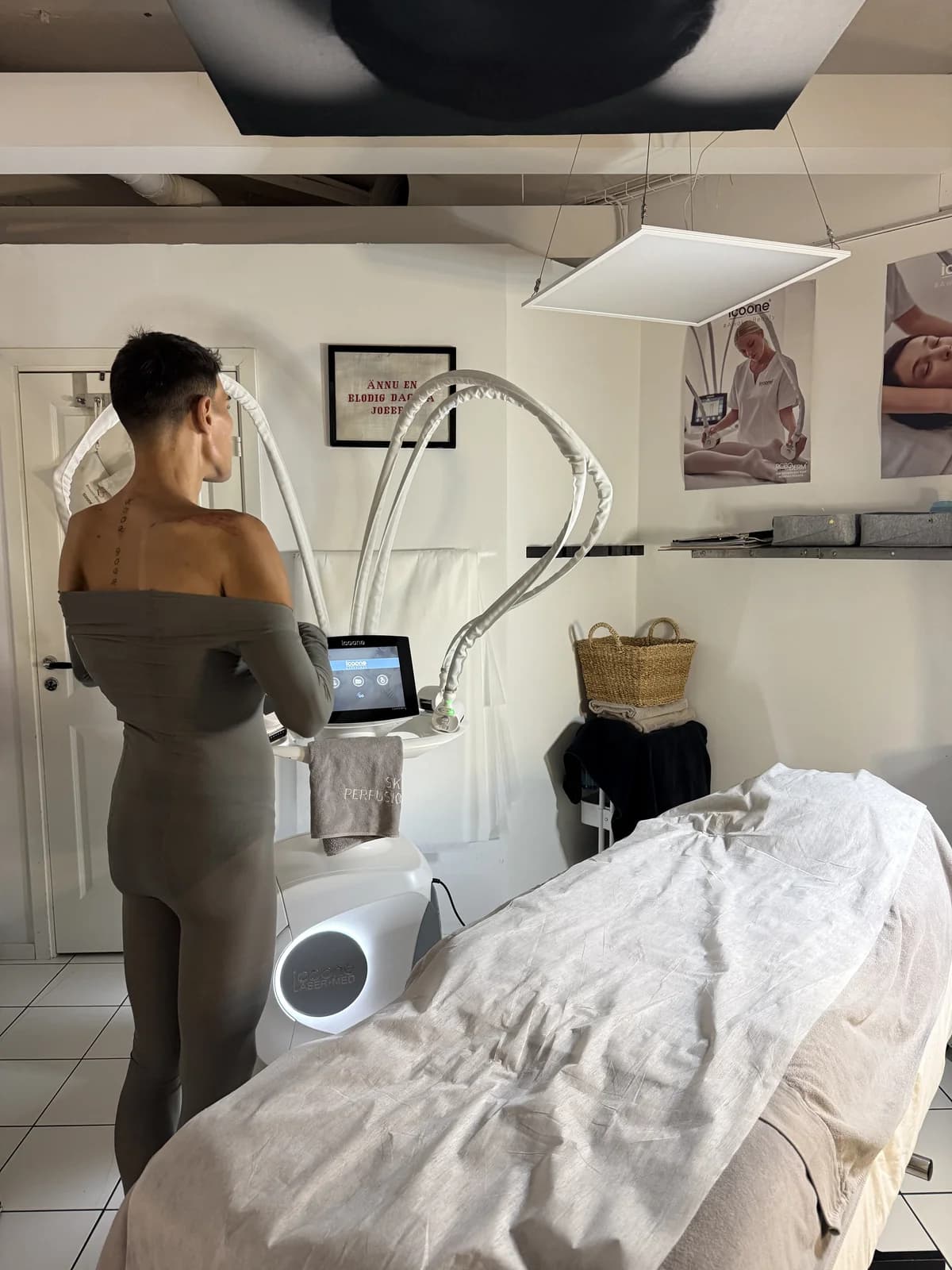 Icoone-behandling i salongen hos Zoi Beauty