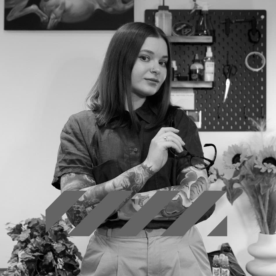 Alina Visotskaya (visotskayatattoo), gästtatuerare på Zoi Tattoo House Malmö